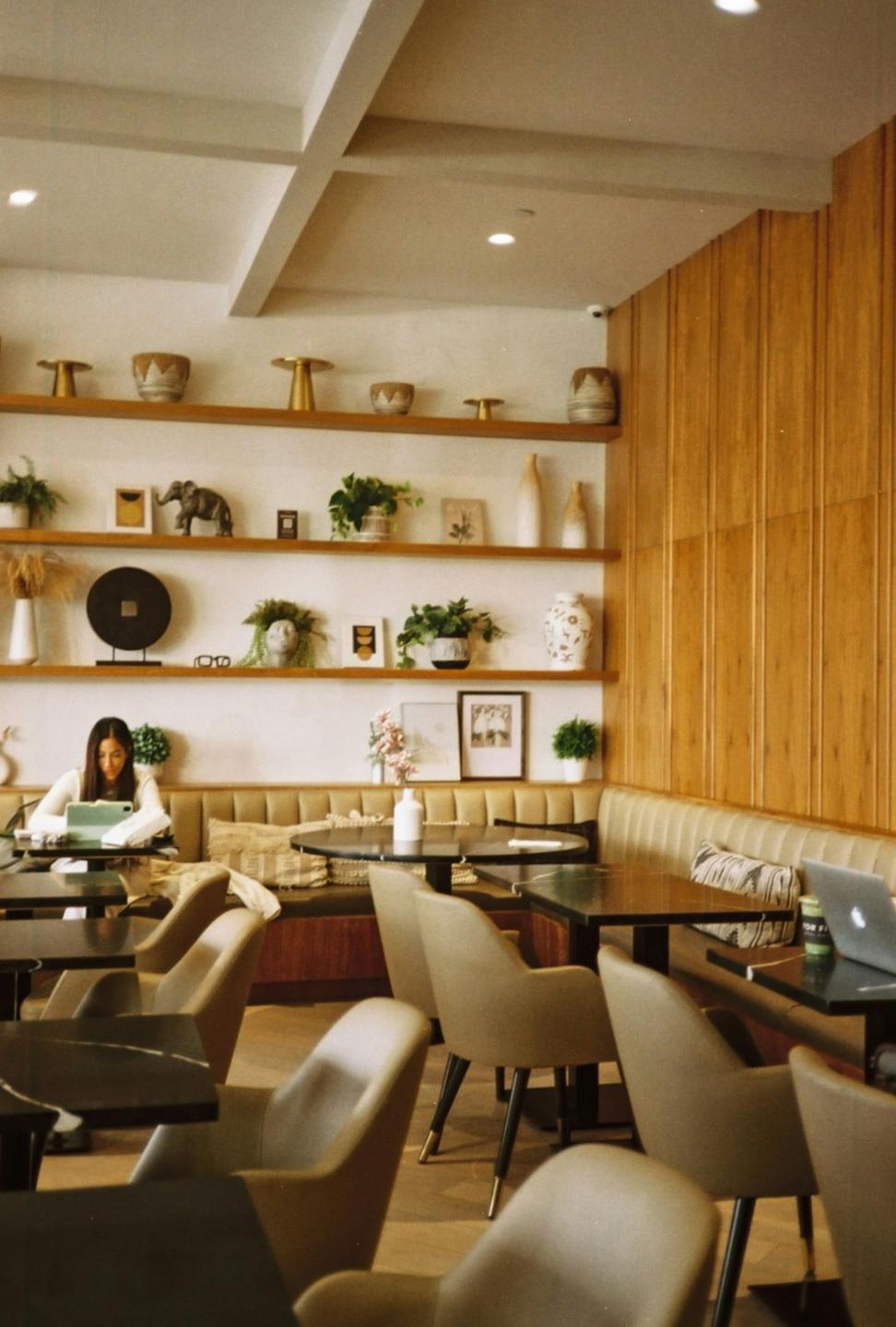 Harvest Table Restaurant
